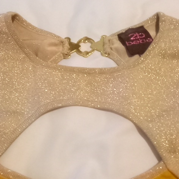 Clothes - Picture 3 of 3